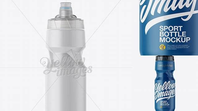 2543+ 710ml Plastic Sport Bottle with Transparent Cap PSD Mockup High-End PSD Download