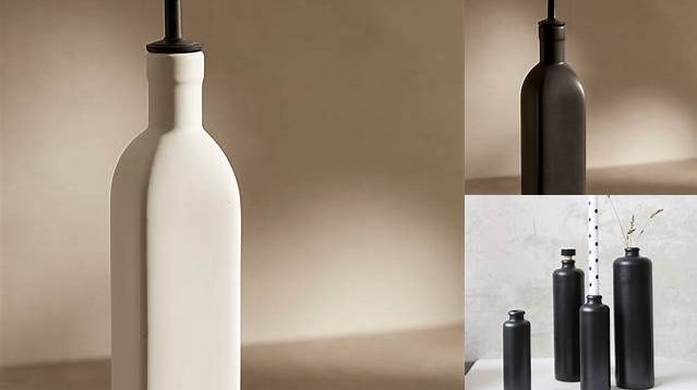 2781+ Matte Ceramic Bottle With Handle & Wax Top PSD Mockup Free Graphic Mockup PSD