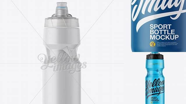 330+ 710ml Transparent Sport Bottle with Plastic Cap PSD Mockup Photoshop PSD Free for Designers